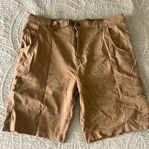 Men’s Tan Cargo Shorts 💥